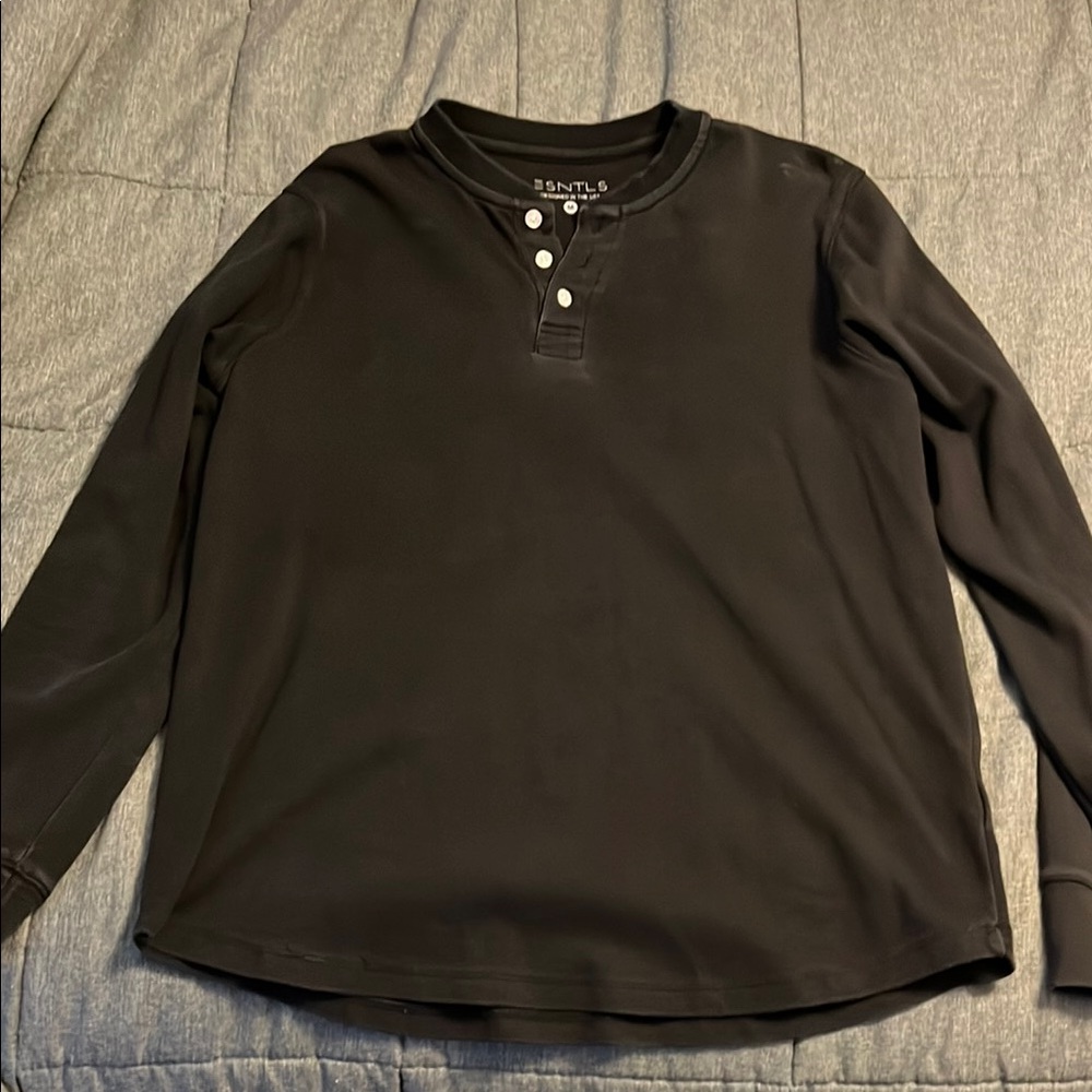 Black Long Sleeve Esntls Henley Shirt